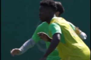 星空体育app官方网站-张君豪、石子默与沃尔夫斯堡足球俱乐部U-17梯队合练