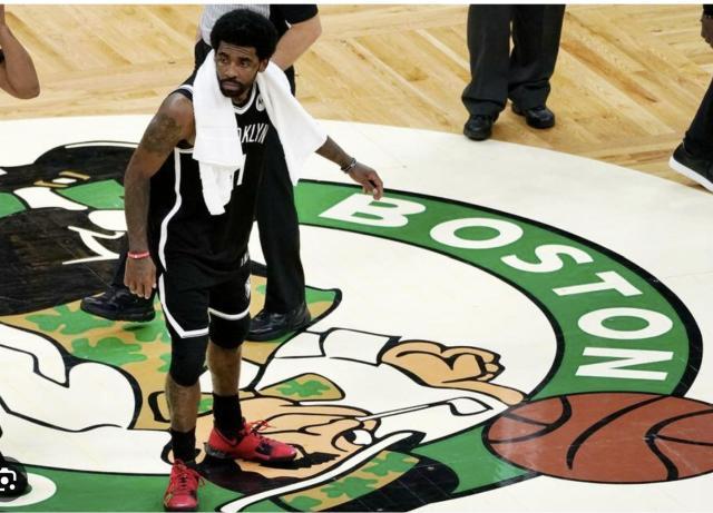 陷入魔咒？欧文面对绿军连输10次 踩LOGO后1胜10负