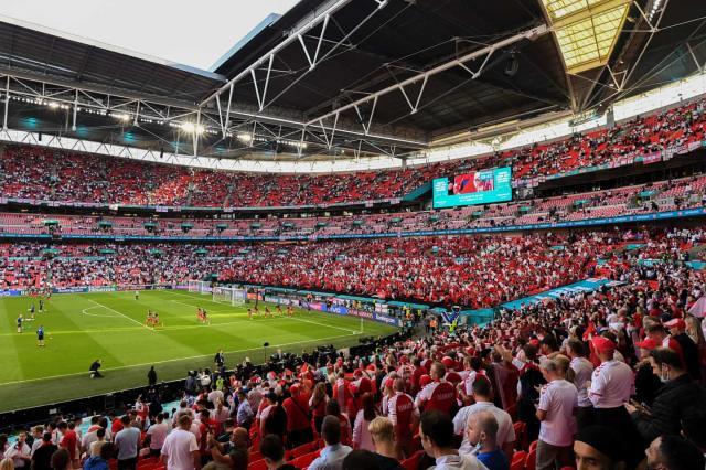 星空体育app官方网站-【现场手记】残酷的狂欢，温布利足球回家！